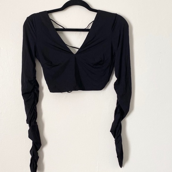 Tiger Mist Mason black crop top - Picture 10 of 12